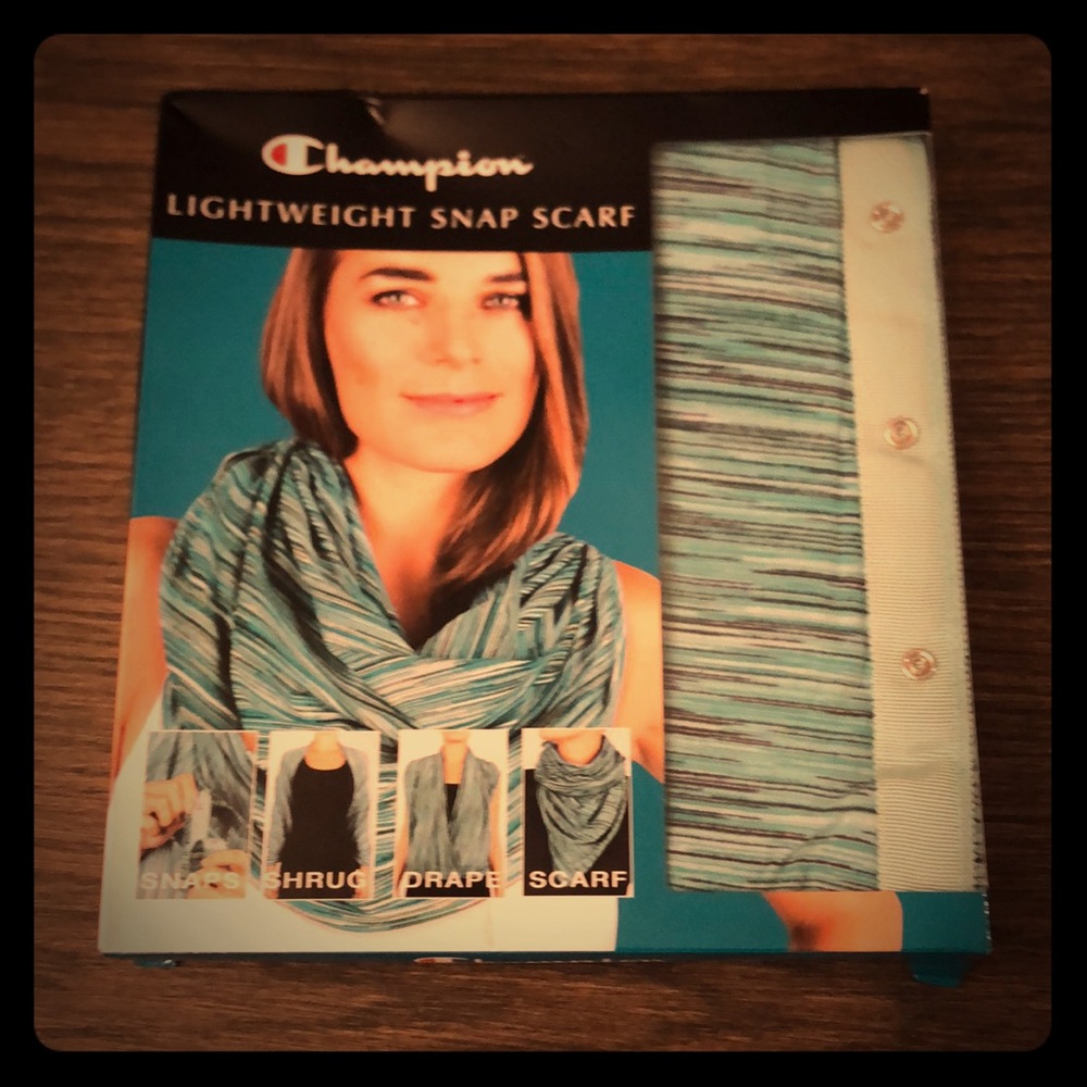 Snap scarf new in box!
